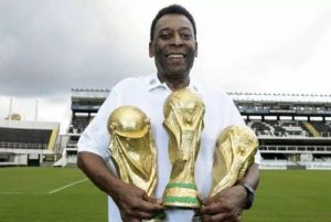 Pelé celebra 82 años y manda un mensaje a sus seguidores  
