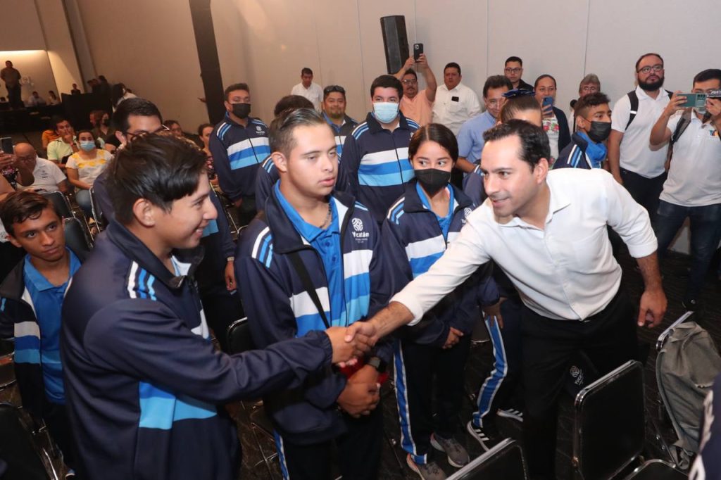 Abandera el Gobernador Mauricio Vila Dosal a la delegación yucateca que irá a los Paranacionales Conade 2022