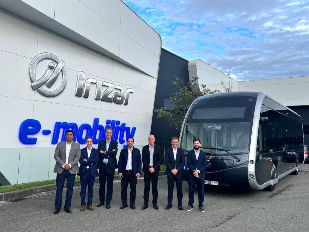 Acude el Gobernador Mauricio Vila Dosal a la planta Irizar e-mobility, donde se fabricarán las unidades del Ie-Tram 