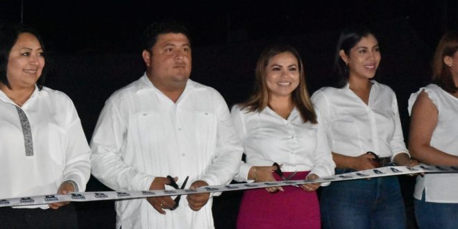 Inauguran construcción de glorieta y mejora de calles en Los Robles y Jardines De San Pedro en Kanasín