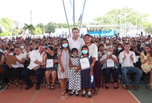 Familias del sur de Mérida reciben su certificado de Certeza Patrimonial