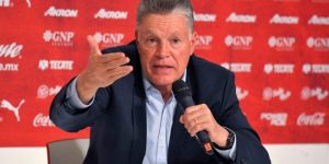 “El futbolista mexicano llega mal preparado a Primera”, afirma Ricardo Peláez