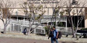 Dan de alta a bebé contagiada por rabia en Oaxaca; hermana permanece grave y otro falleció