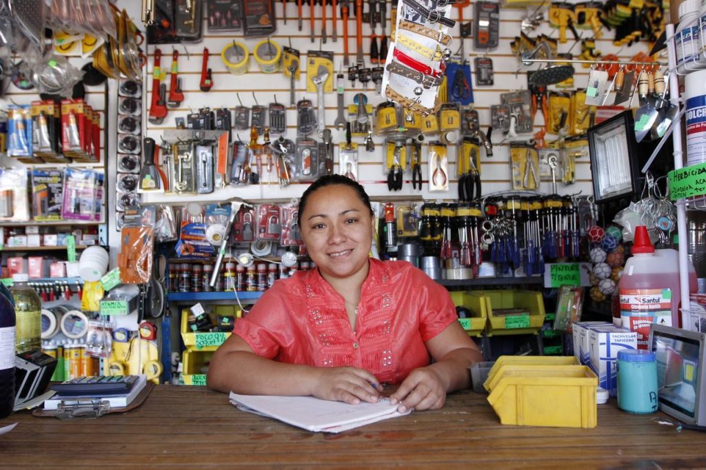 Con MicroYuc Mujeres, el Gobierno del Estado se impulsa la autonomía de microempresarias yucatecas