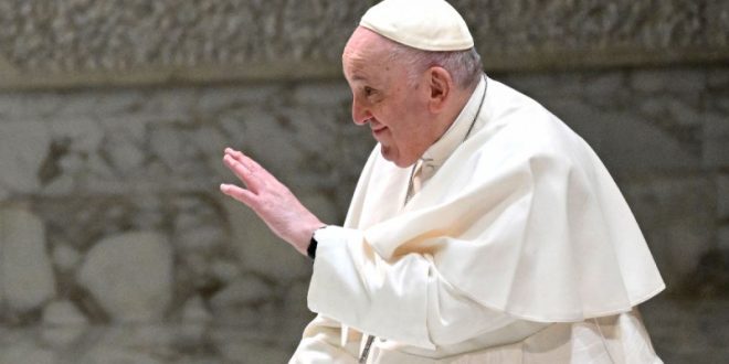 El Papa Francisco afirma que la homosexualidad no es un delito “pero sí un pecado”