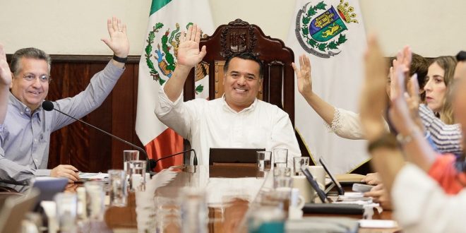 Renán Barrera deja testimonio de las contribuciones de la mujer en la lucha por sus derechos políticos