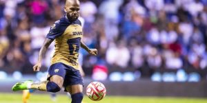 El futbolista brasileño Dani Alves es llevado  a prisión provisional sin fianza por ataque sexual