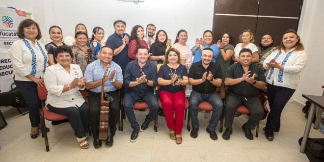 Capacitan adocentes de Educación Artística para promover la trova en las secundarias
