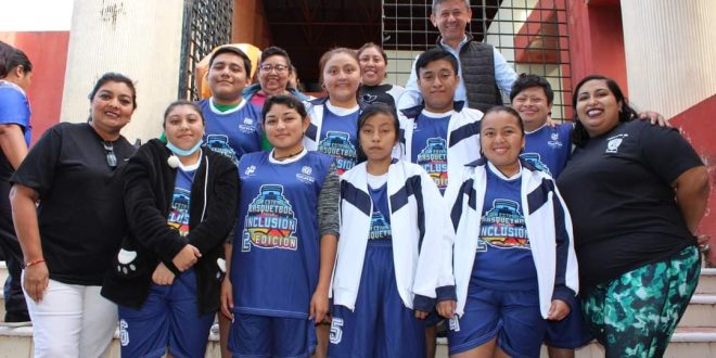la Liga de la Inclusión de Basquetbol juega en el Polifuncional