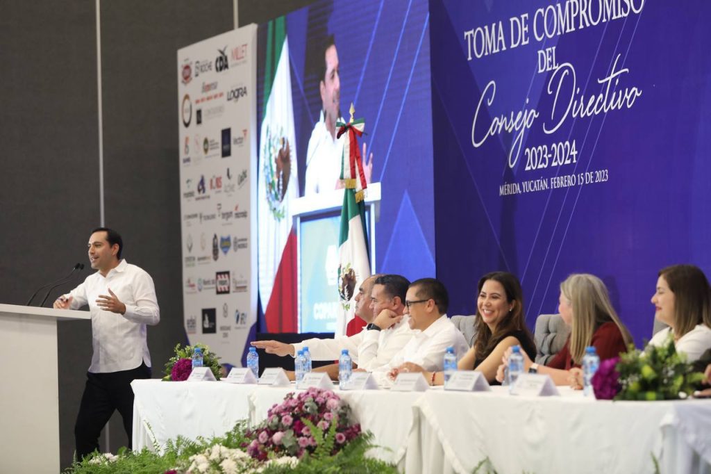 Lo que sucede en Yucatán, lo estamos construyendo todos con trabajo en equipo: Vila Dosal