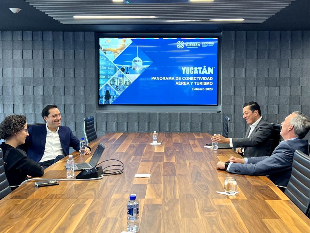 Revisa Vila Dosal con funcionarios federales el avance de obras importante para los yucatecos