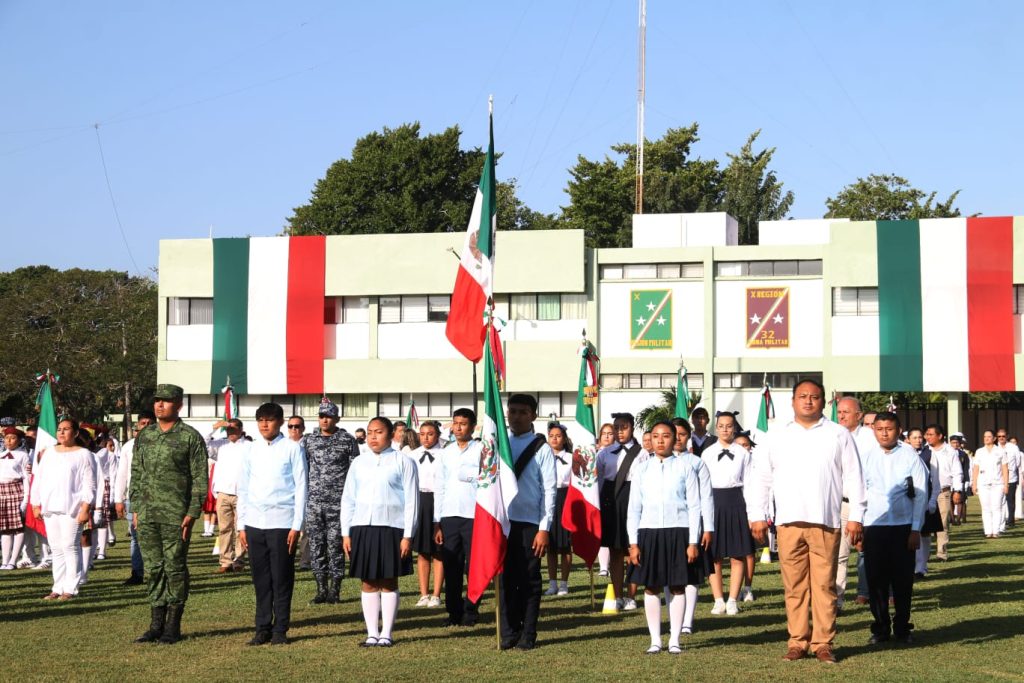 En Yucatán le rinden homenaje a la Bandera