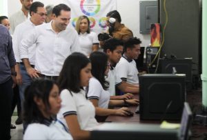 A través del programa Yucatán Digital, estudiantes del sur de Mérida cuentan con Internet gratuito en sus escuelas para mejorar su experiencia educativa