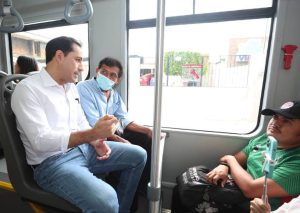 Vila Dosal supervisa operación de los nuevos autobuses de la ruta Circuito Metropolitano del Sistema de transporte “Va y ven”