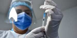 Refuerzo de vacuna Covid ya no es recomendable para toda la población, señala la OMS