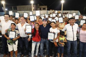 Con la entrega de certificados de certeza patrimonial, el Gobernador respalda a 205 familias de Progreso