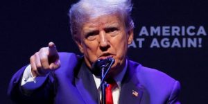 Trump dice que será arrestado la próxima semana; llama a protestar contra su detención