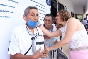 El Gobernador Mauricio Vila Dosal apoya a cerca de 800 personas con problemas de audición