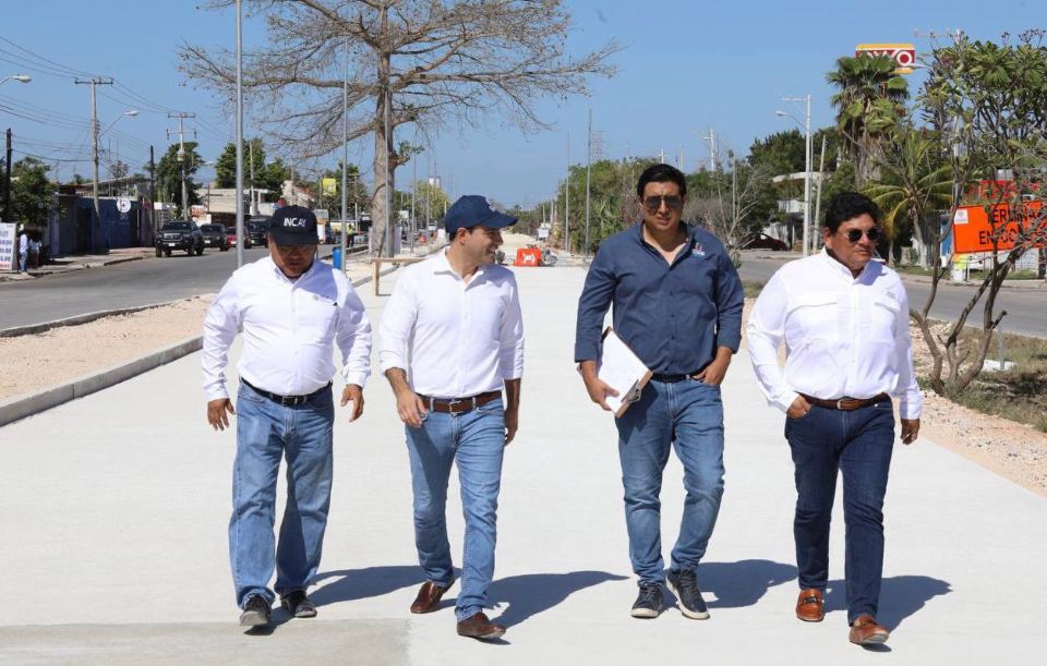 Mauricio Vila supervisa los trabajos preliminares del Ie-tram