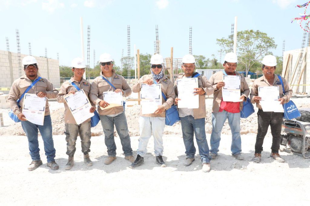 Anuncian estrategia de formación de habilidades y capacitación para integrar a más trabajadores al sector de la construcción en Yucatán