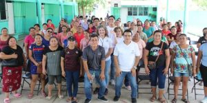 Madres y padres de familia de Kinchil aprenden herramientas para una crianza enfocada en la salud emocional