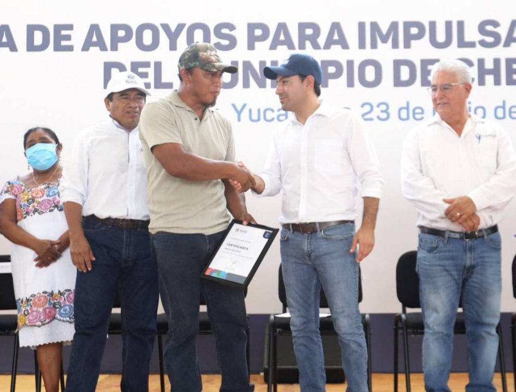 Con apoyos, obras y mejoras, el Gobernador Mauricio Vila Dosal transforma Chemax