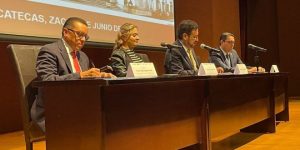 Víctor Hugo Lozano destaca el papel de la mujer en los 200 años del Congreso del Estado