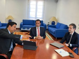 El Gobernador Mauricio Vila Dosal revisó los avances en el armado de las unidades del Ie-Tram