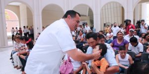 El DIF Mérida entregan apoyos para personas con discapacidad