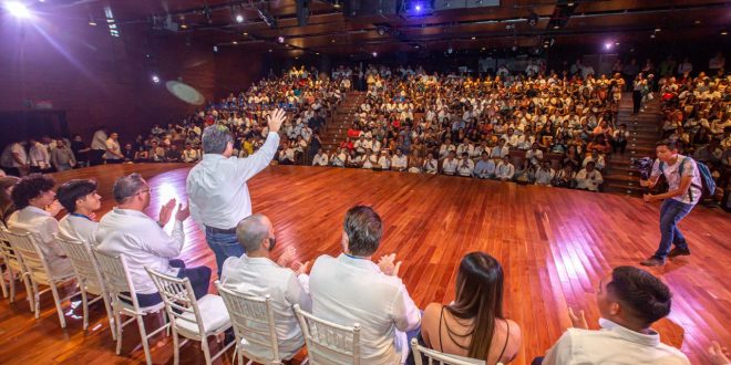 Entregan reconocimiento Yucateco Distinguido a más de 300 jóvenes