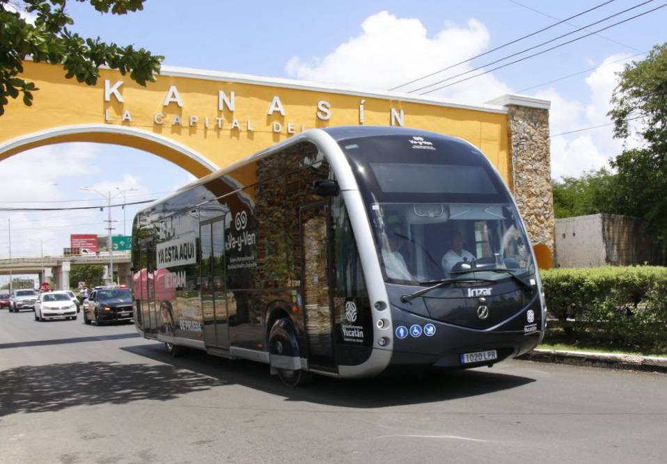 El Ie-tram, unidad 100% eléctrica, estará en exhibición desde este día hasta el jueves 13 de julio, enfrente del Palacio Municipal de Kanasín