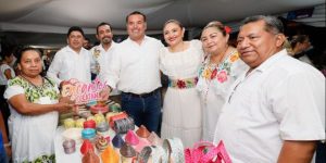Renán Barrera recibe a las y artesanos de 42 municipios del interior del Estado