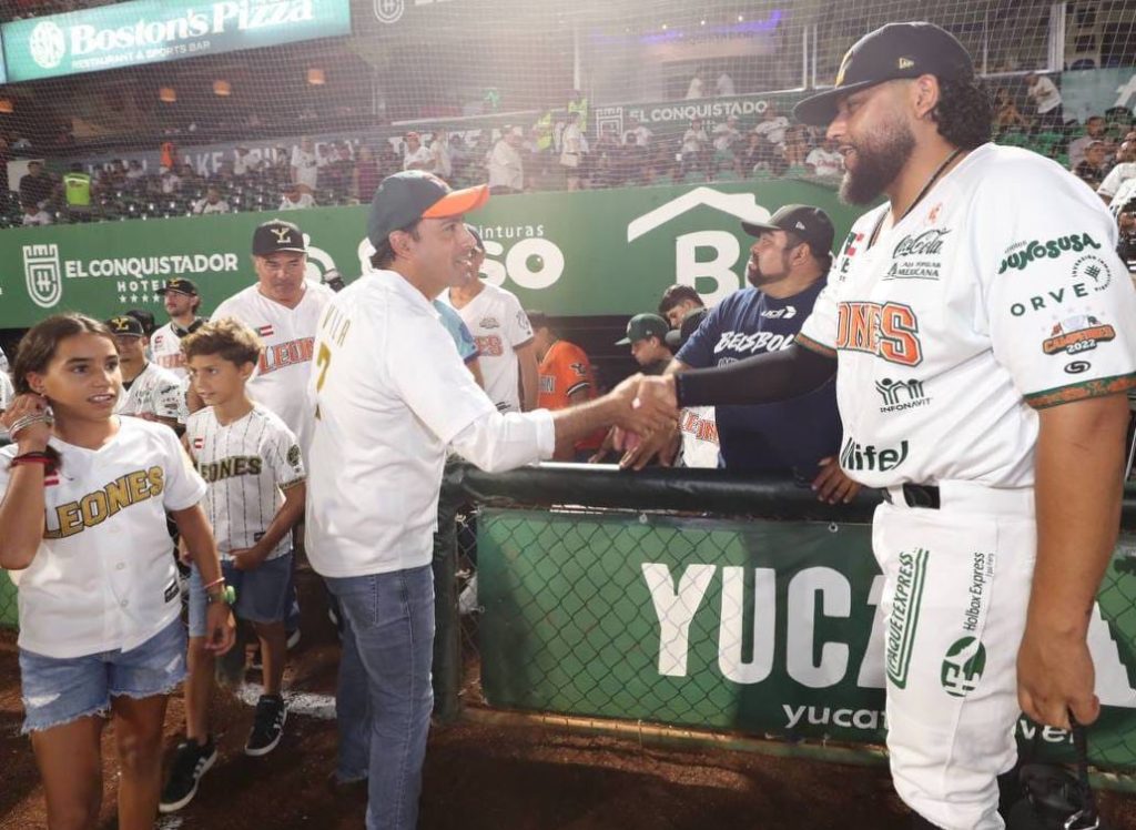 Junto a miles de yucatecos, el Gobernador Mauricio Vila Dosal apoya a los Leones de Yucatán al iniciar la Serie de Campeonato de la Zona Sur de la LMB