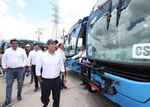 Presenta Vila Dosal las 33 nuevas unidades que brindarán servicio en las nuevas rutas del Sistema de Transporte Público “Va y ven” en Ciudad Caucel