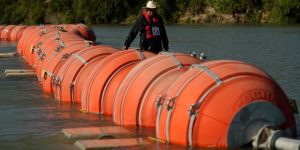 Texas reubica las boyas antiinmigrantes en su territorio; la SRE reitera que las quiten