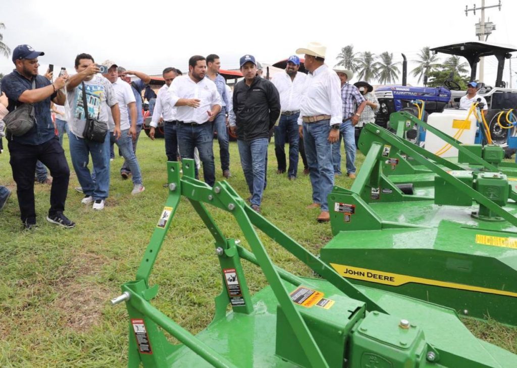 Fuerte respaldo da el Gobernador Mauricio Vila Dosal a la gente de Tizimín