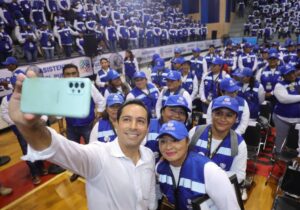 Reconoce el Gobernador Mauricio Vila Dosal el trabajo por un año de los Asistentes del Pueblo