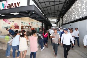 Recorre Vila Dosal junto con su gabinete, el Parque de “La Plancha”, el mejor de México