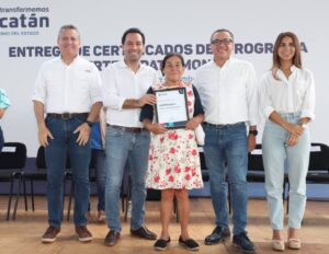Vila Dosal sigue transformando la vida de familias yucatecas otorgando certeza patrimonial