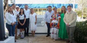 El alcalde Edwin Bojórquez entrega domos a escuelas de Kanasín en favor de más de 1,700 estudiantes