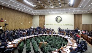 El INE, obligado a corregir las deficiencias administrativas que afectan el proceso electoral