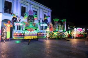 Presentan en Progreso los carros alegóricos que llevarán la fiesta y el ritmo en el carnaval 2024