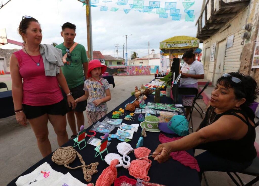 Familias yucatecas disfrutan del Festival de la Veda en San Felipe, Río Lagartos y Las Coloradas