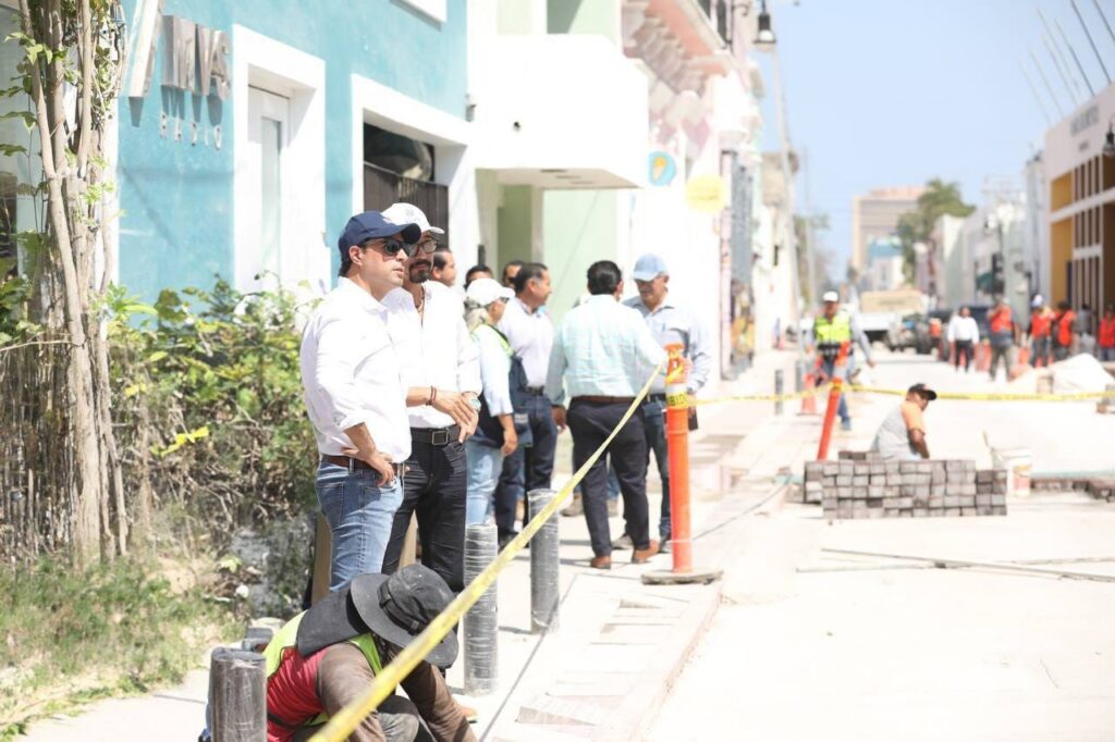 Supervisan los trabajos de construcción del Corredor Turístico y Gastronómico