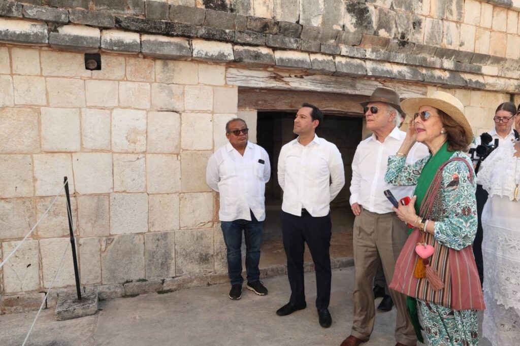 Vila y los reyes de Suecia se reunieron en Uxmal con representantes de pueblos indígenas