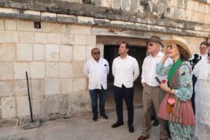 Vila y los reyes de Suecia se reunieron en Uxmal con representantes de pueblos indígenas