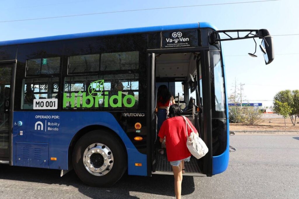 En marcha, la ruta Centro-Av. Canek-Almendros-UPY del Sistema de Transporte Público “Va y Ven” con nuevas unidades híbridas