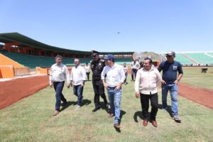 Vila visita el parque de béisbol de Kanasín, nueva casa de los Leones en la temporada 2024
